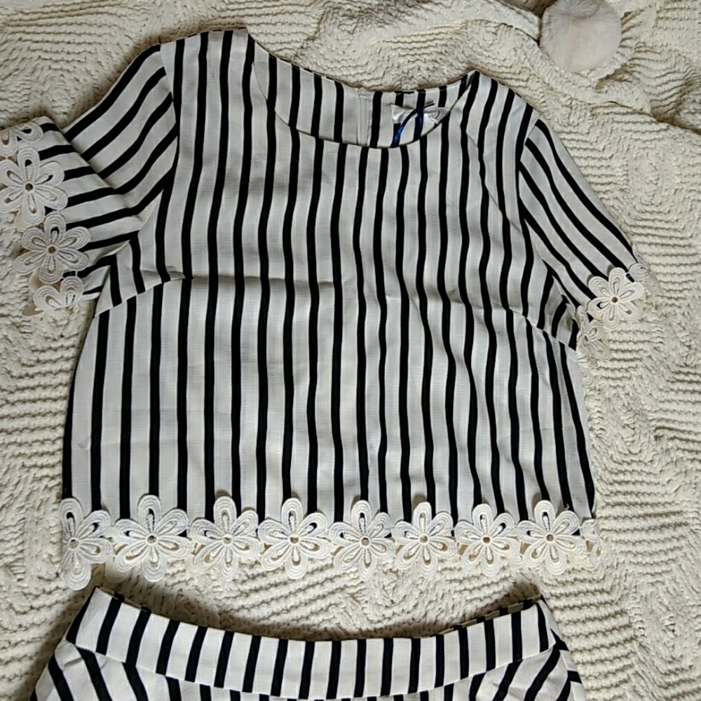Two piece set - Picture 2 of 5
